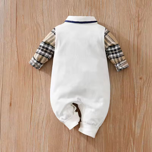 Bärenbestickter Jumpsuit für Jungen