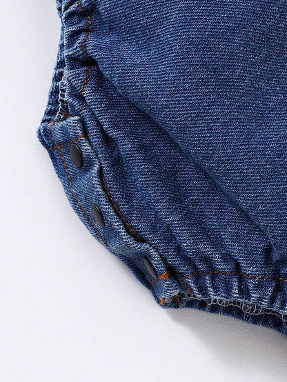 Sommer-Set für Babys – Gestreiftes T-Shirt &amp; Latzhose mit Plüschbär