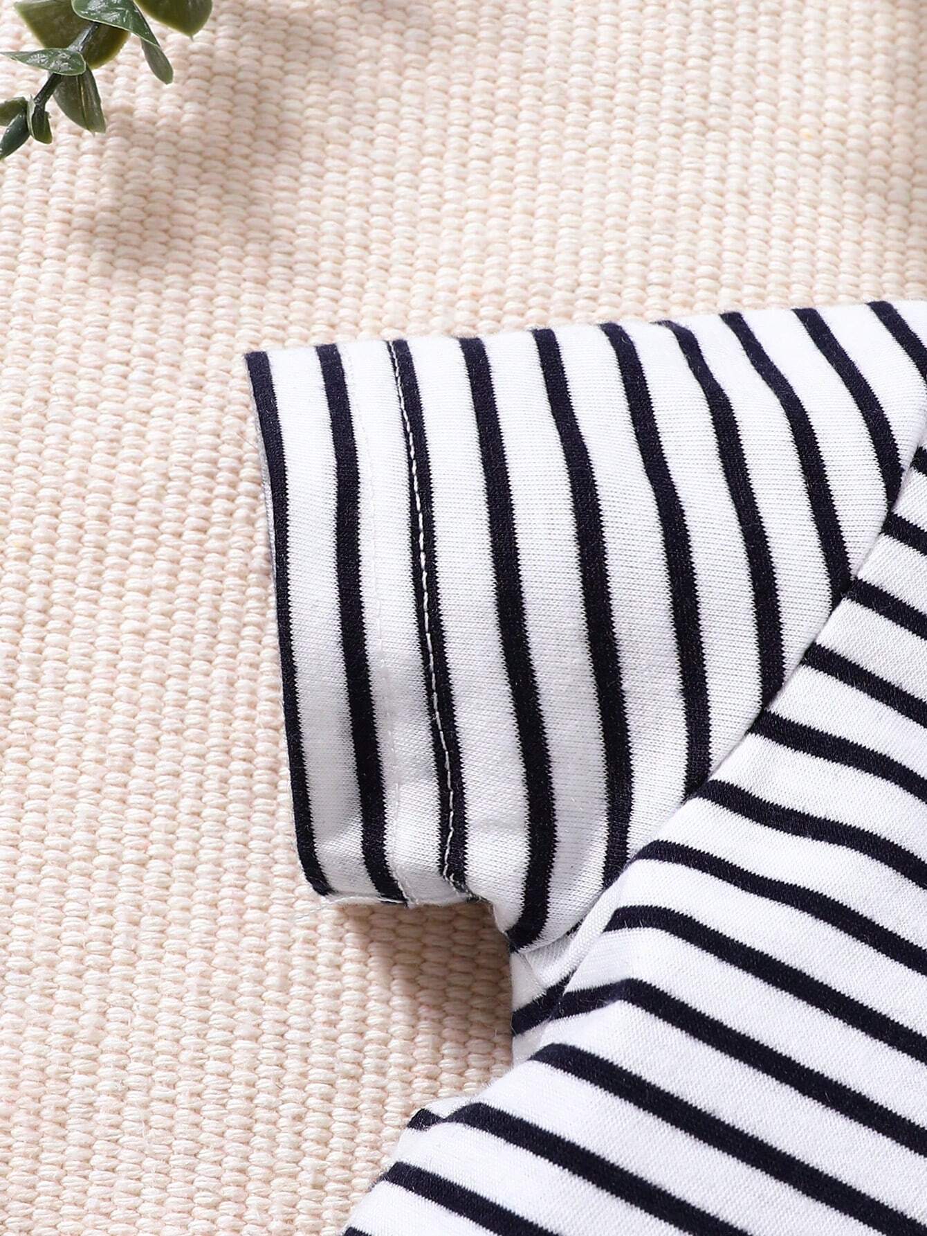 Sommer-Set für Babys – Gestreiftes T-Shirt &amp; Latzhose mit Plüschbär