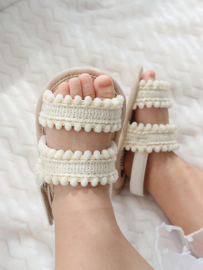 Lightweight open structure shoes for babies