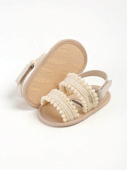 Lightweight open structure shoes for babies