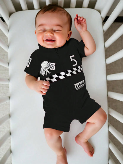 Sommer-Babyset – Weicher Strick-Strampler mit Auto-Sport-Motiv