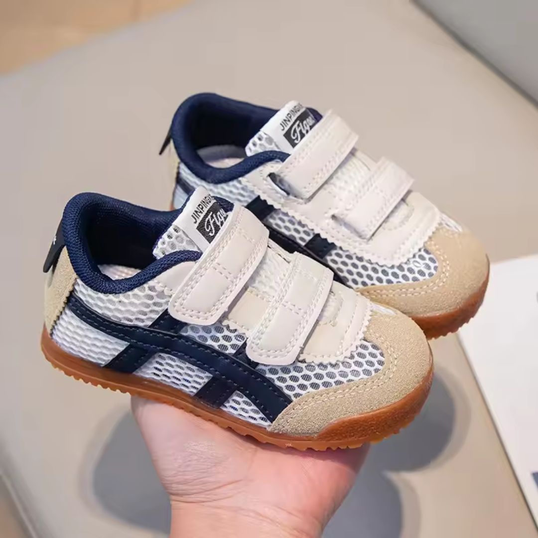 Kinder-Sneaker mit weicher Sohle