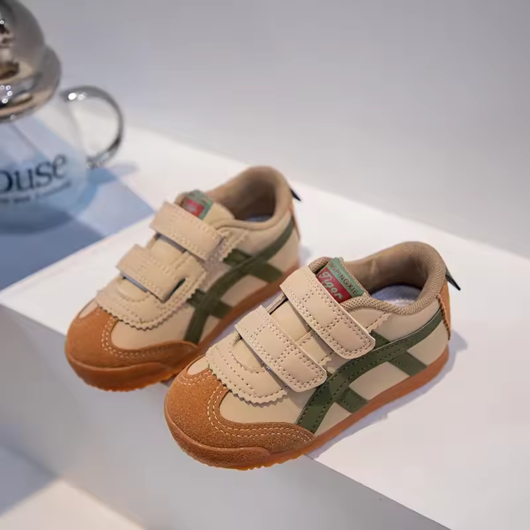 Kinder-Sneaker mit weicher Sohle