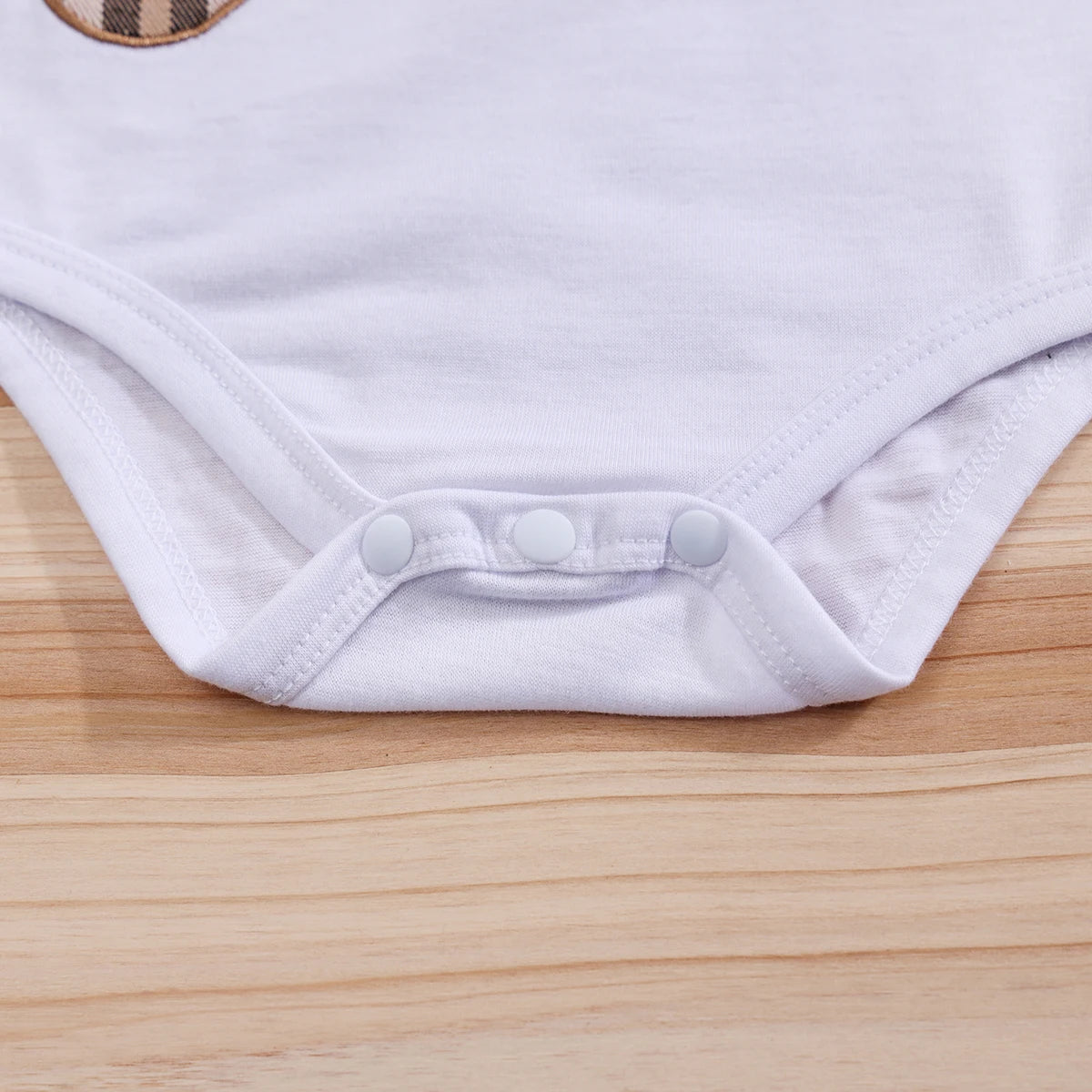 2-teiliges Baby-Set für Jungen: Bärenbody + Lätzchenhose