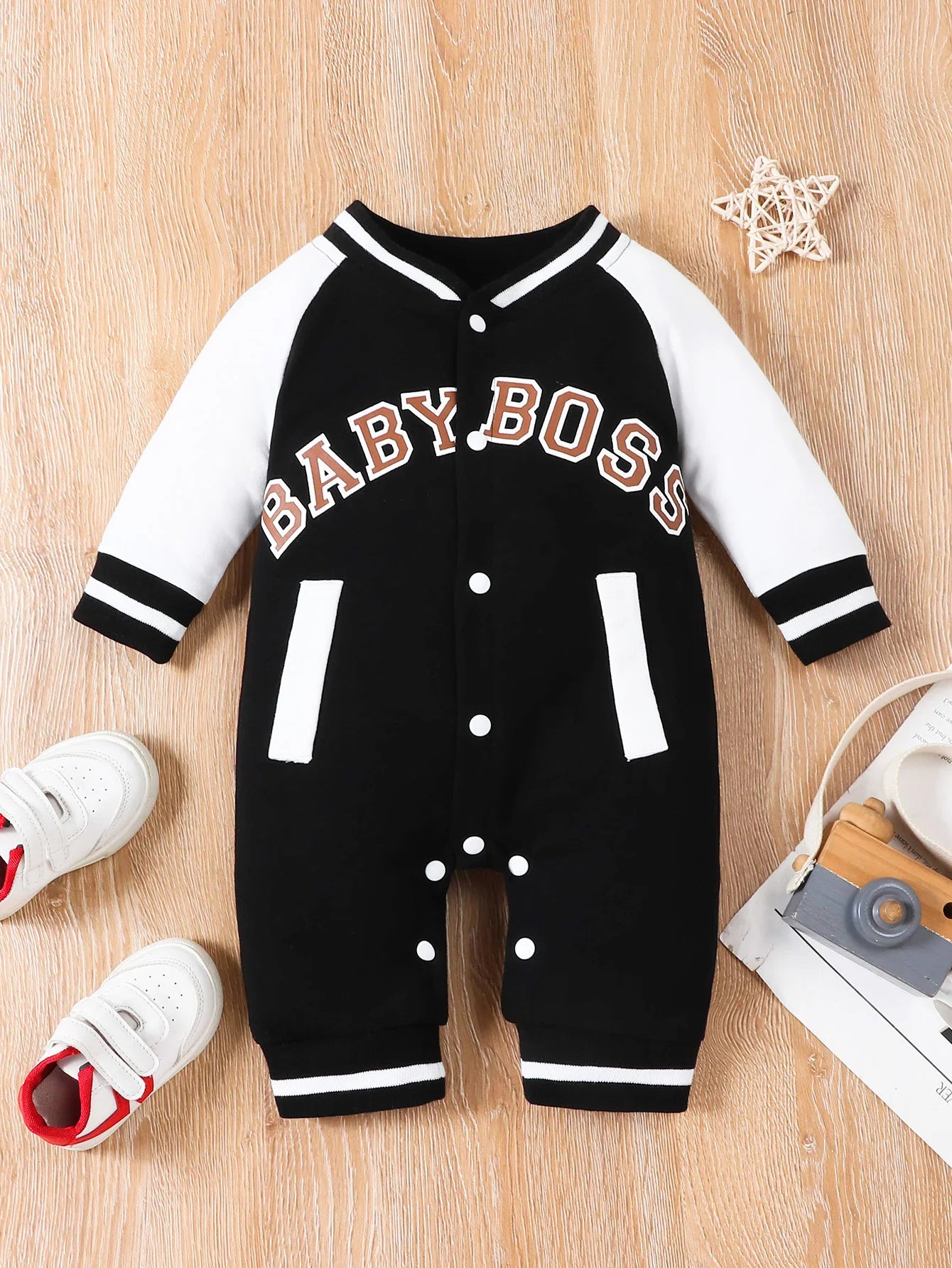 Baby-Jumpsuit mit langen Ärmeln, modisches Outfit