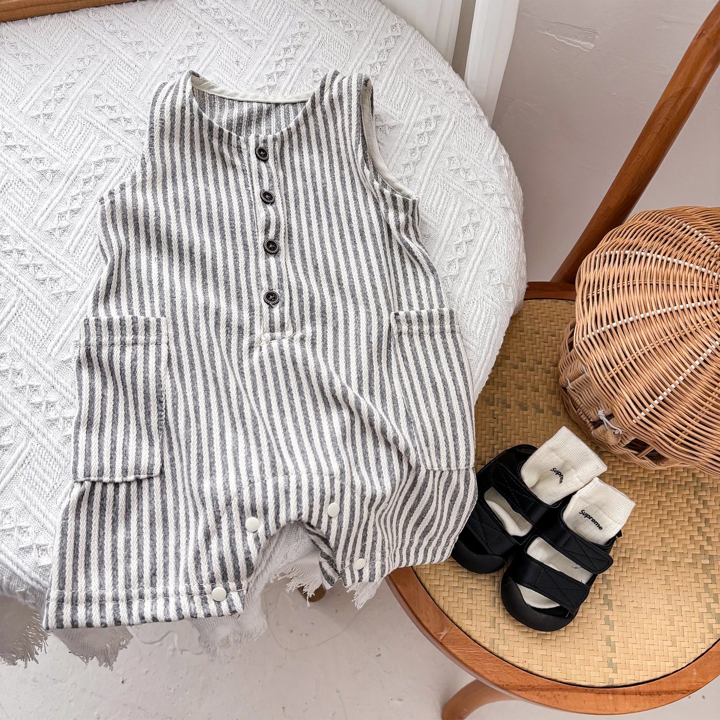 Sommerlicher Jumpsuit – gestreift, ärmellos im koreanischen Stil