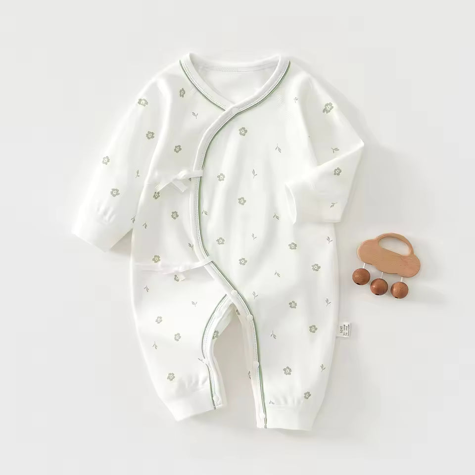Baby-Jumpsuit mit Naturmuster
