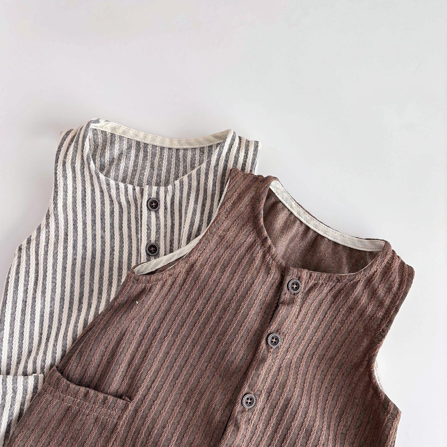 Sommerlicher Jumpsuit – gestreift, ärmellos im koreanischen Stil