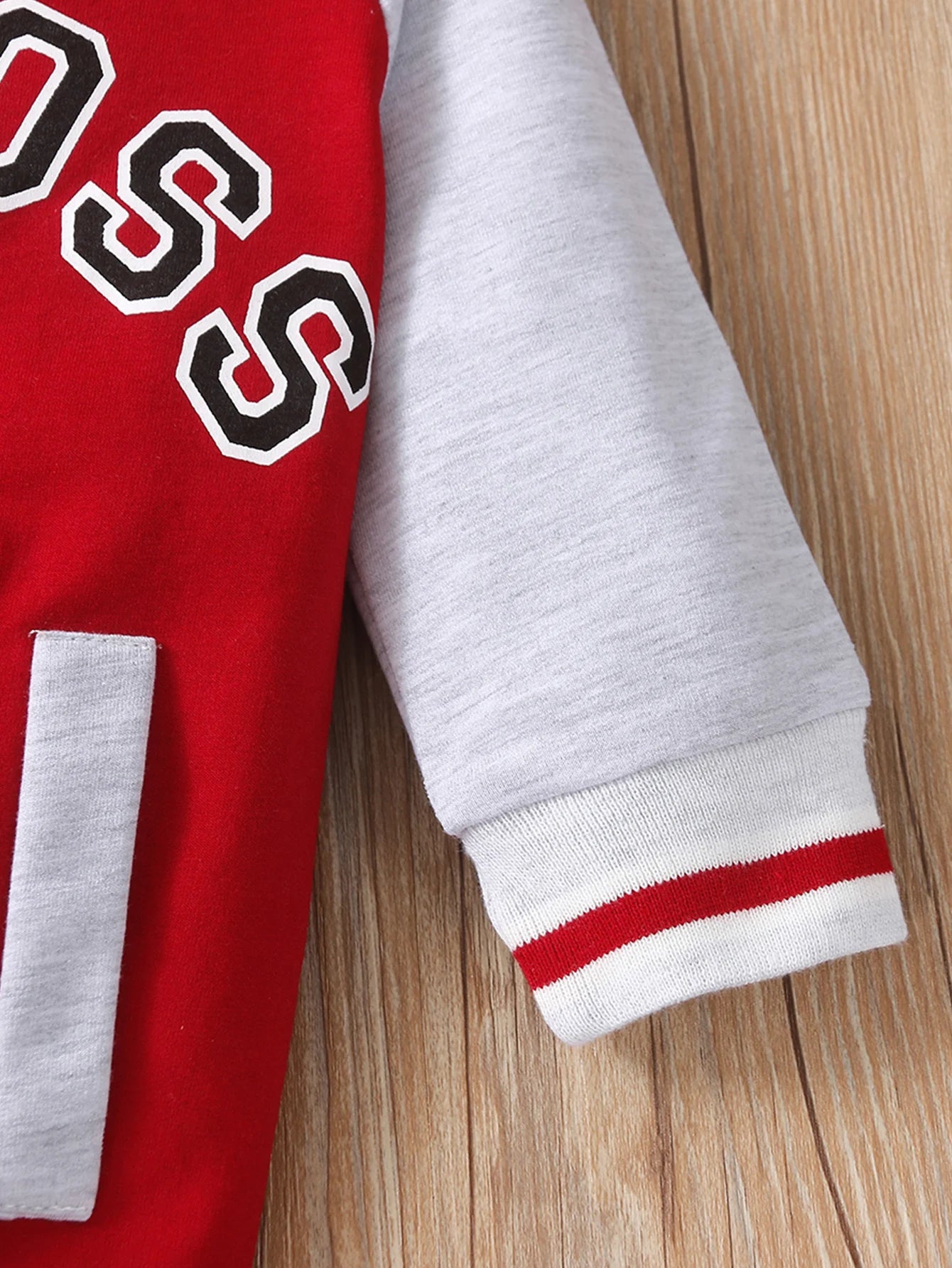 Baby-Jumpsuit mit langen Ärmeln, modisches Outfit