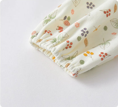 Strampler mit Blumenmuster im Landhausstil