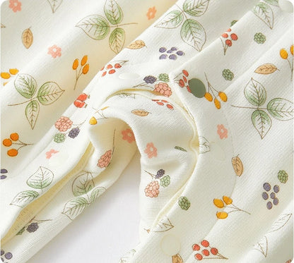 Strampler mit Blumenmuster im Landhausstil