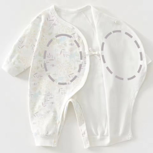 Baby-Jumpsuit mit Naturmuster