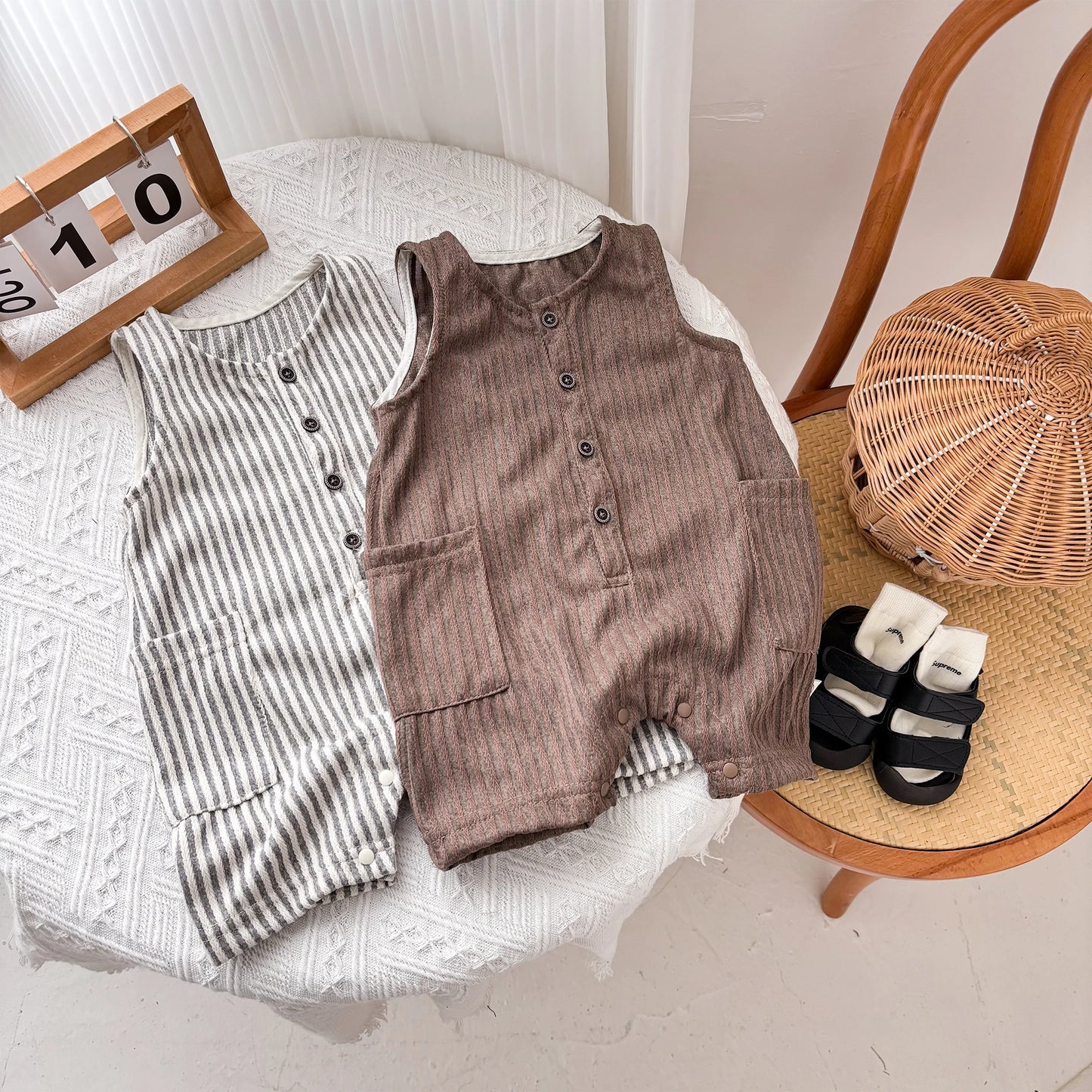 Sommerlicher Jumpsuit – gestreift, ärmellos im koreanischen Stil