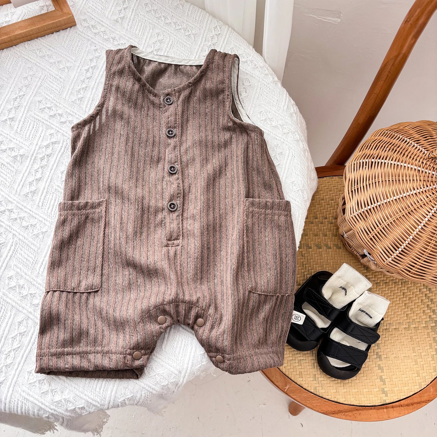 Sommerlicher Jumpsuit – gestreift, ärmellos im koreanischen Stil