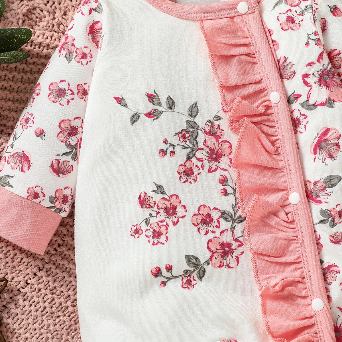 Baby-Mädchen-Jumpsuit-Set mit Blumenmuster und langen Ärmeln