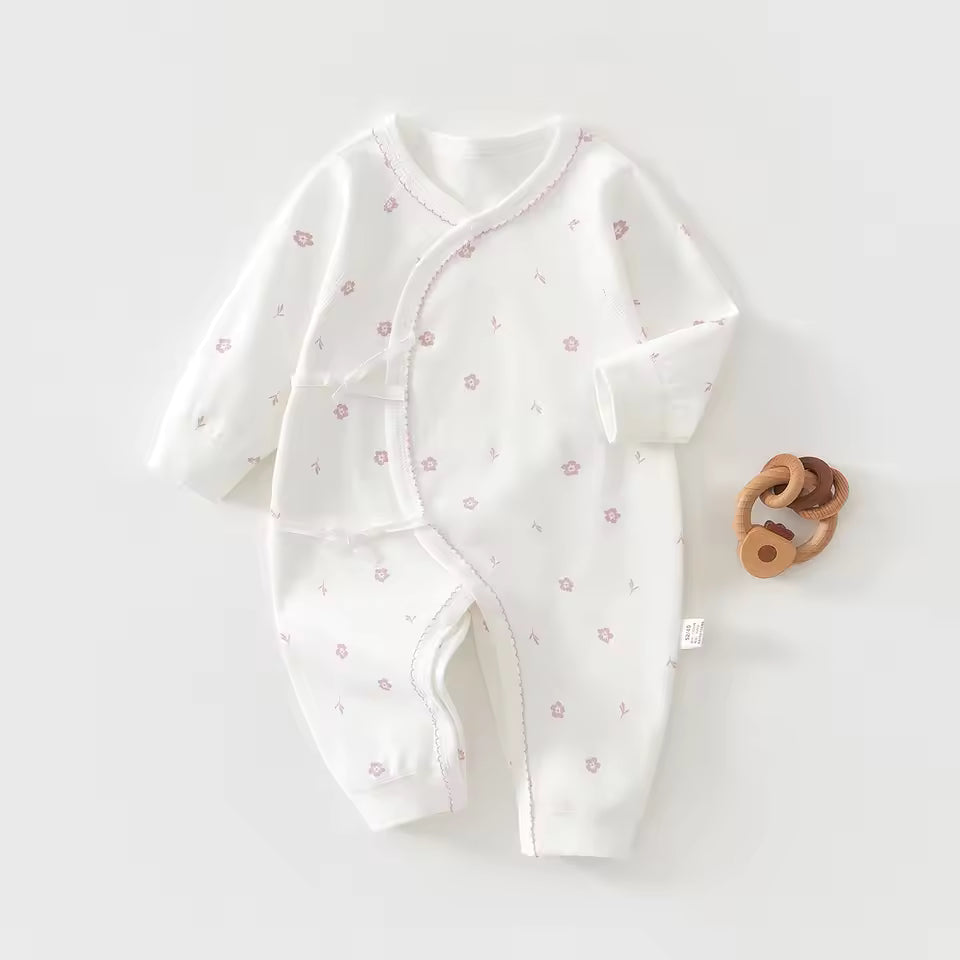 Baby-Jumpsuit mit Naturmuster