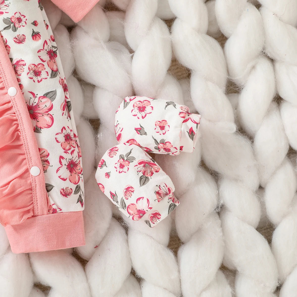 Baby-Mädchen-Jumpsuit-Set mit Blumenmuster und langen Ärmeln