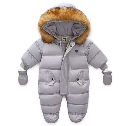 Winteroverall aus Baumwolle mit Handschuhen